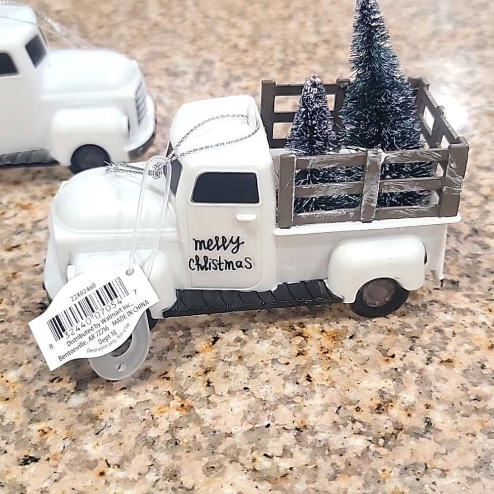 Farm Truck ORNAMENTS